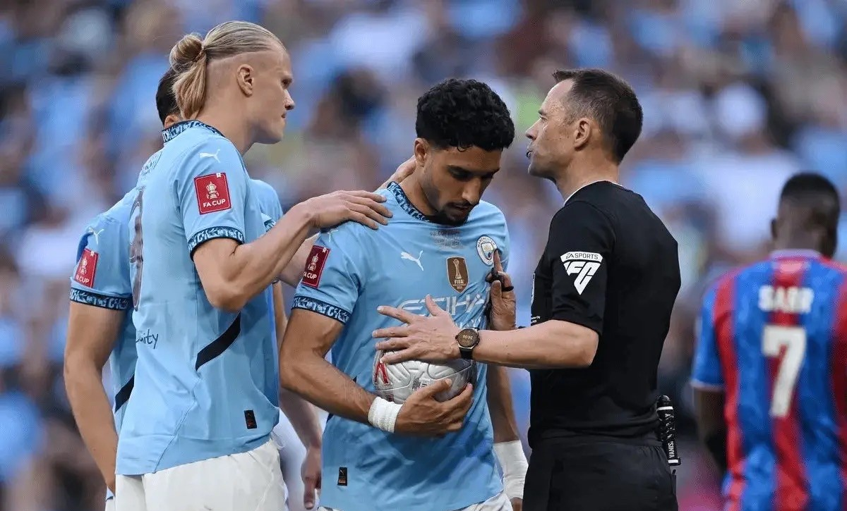 赛地聚焦:荷甲赛前热度飙升,比利亚雷亚尔绝杀压哨,管理层满意,资深球员宣示担当 赛地聚焦:荷甲赛前热度飙升,比利亚雷亚尔绝杀压哨,管理层满意,资深球员宣示担当